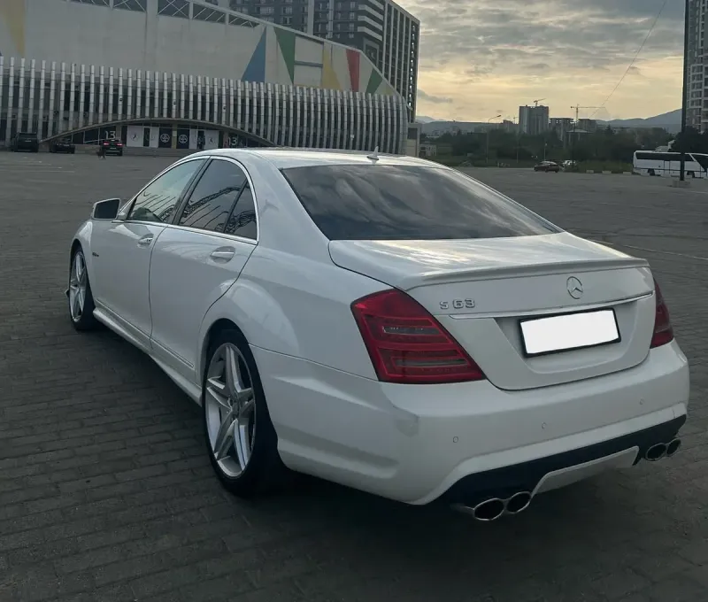 השכרת Mercedes-Benz S63 בטביליסי — 3