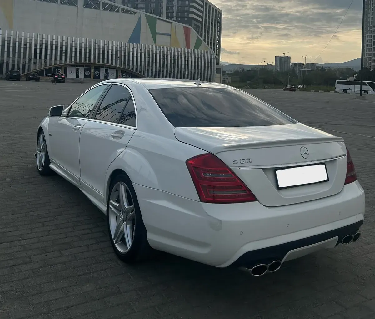 Аренда Mercedes-Benz S63 в Тбилиси — 3